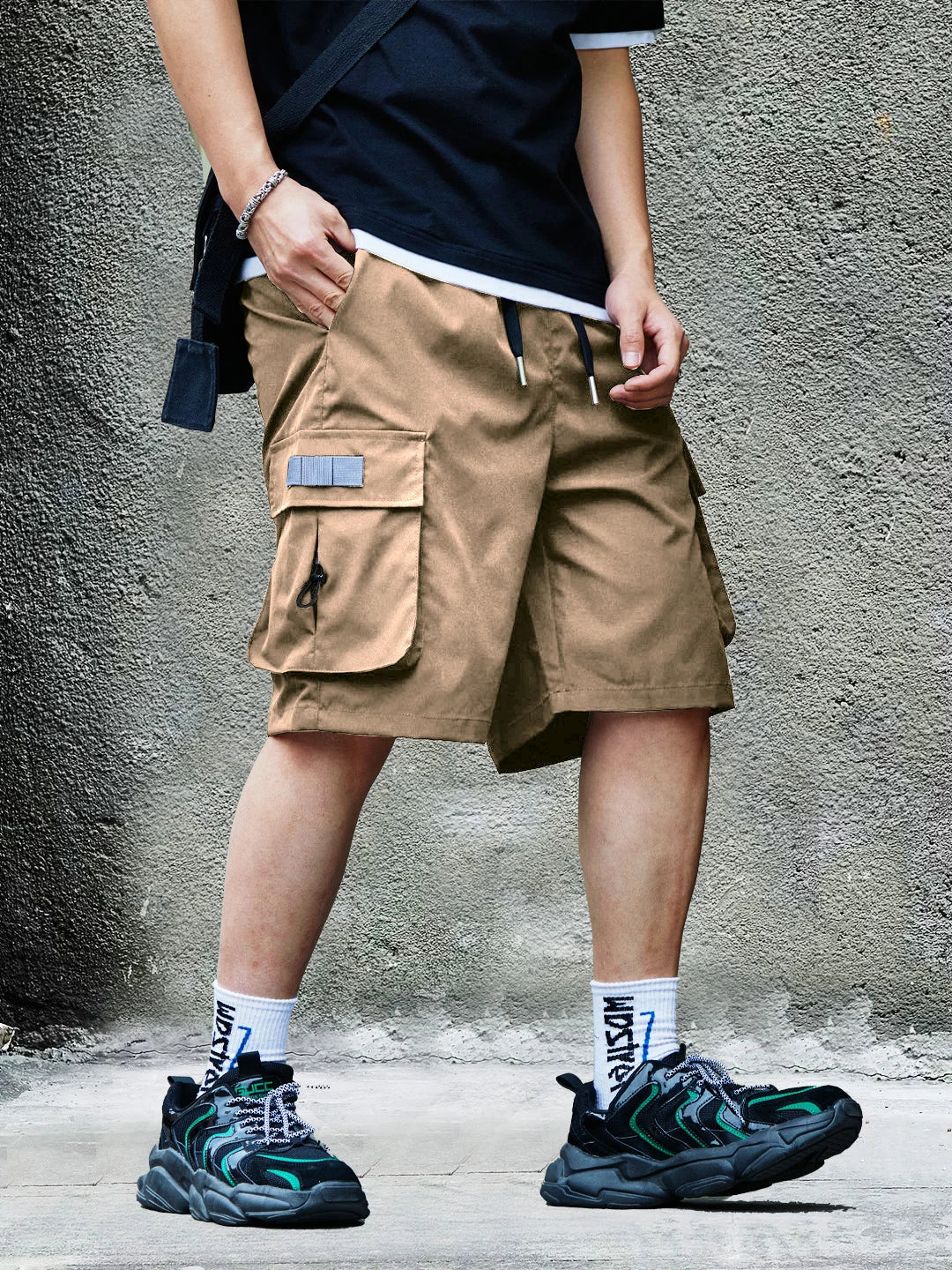 Short cargo