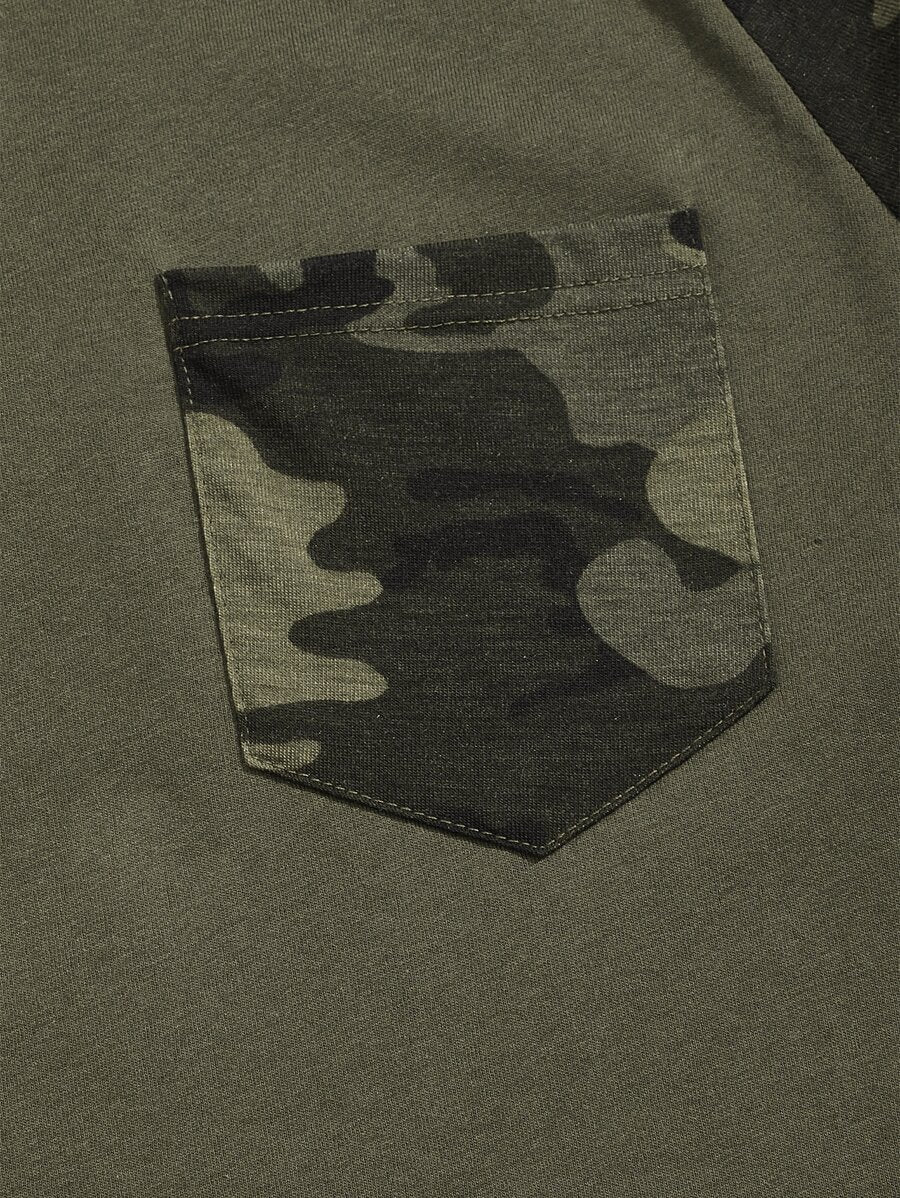 Chemise à col rond avec manches raglan et imprimé camouflage coton