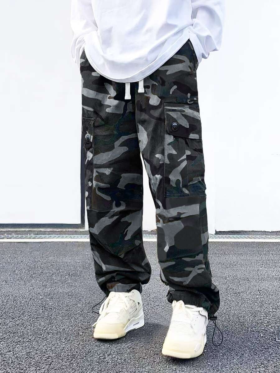 Pantalon cargo ample imprimé camouflage avec poches à rabat et cordon de serrage