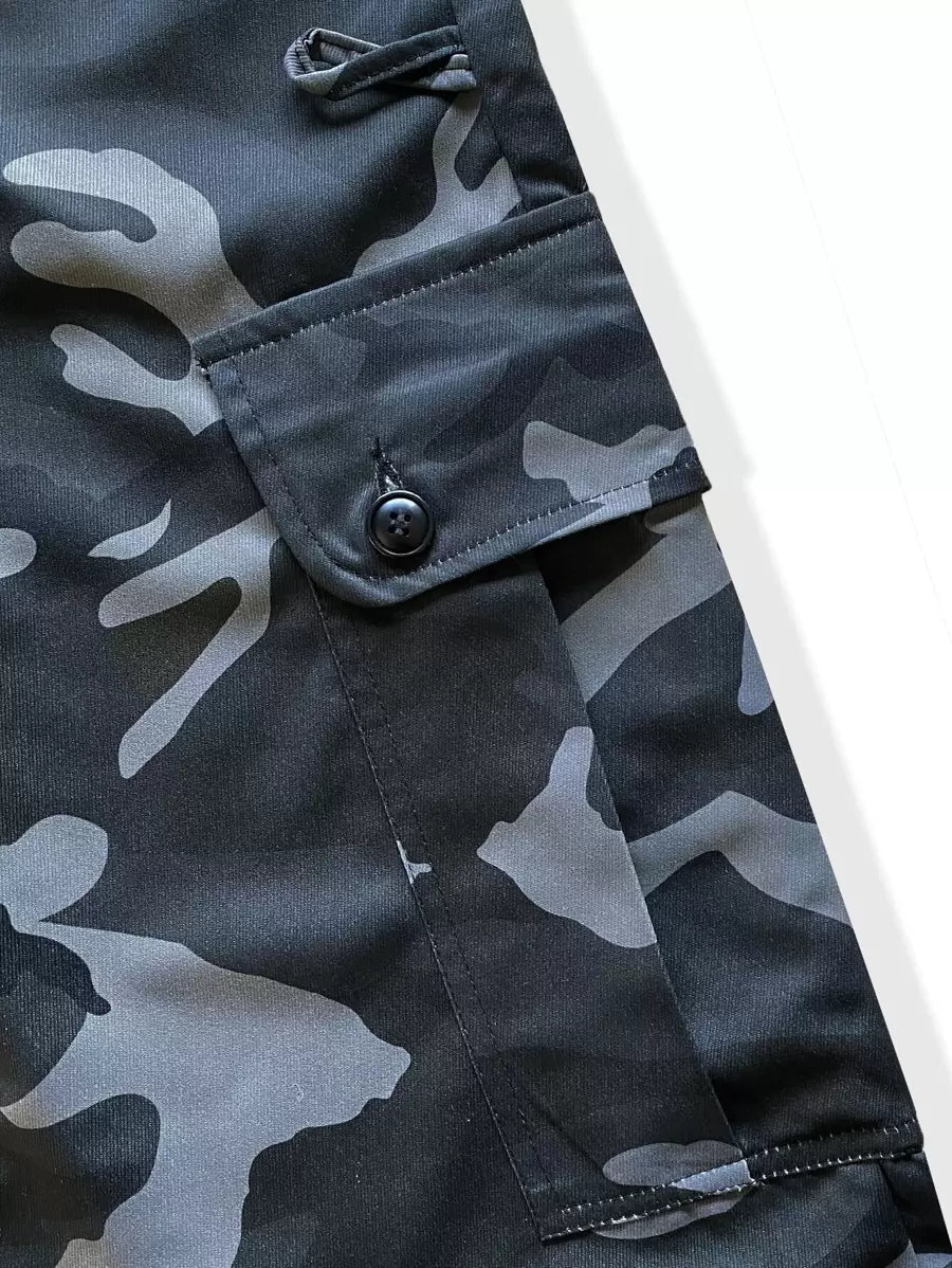 Pantalon cargo ample imprimé camouflage avec poches à rabat et cordon de serrage