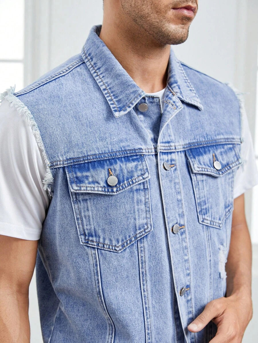 Chemise en jean déchirée et effilochée avec boutons et poche à rabat pour homme
