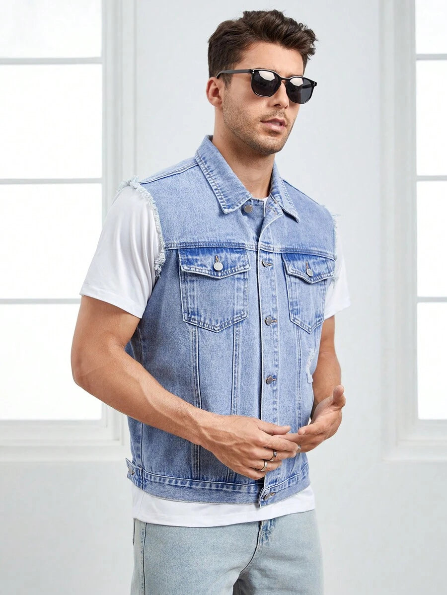 Chemise en jean déchirée et effilochée avec boutons et poche à rabat pour homme