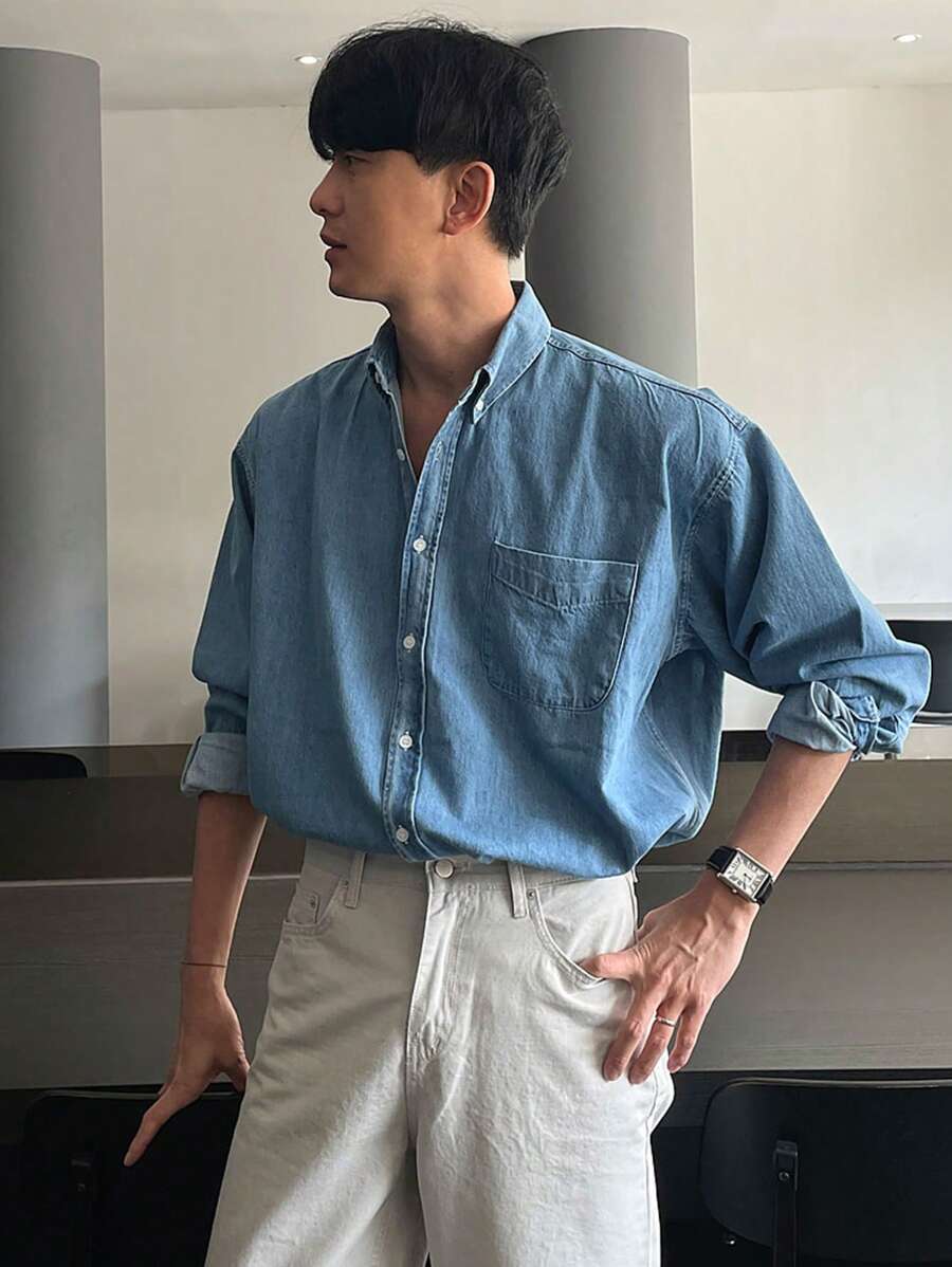 Chemise en jean boutonnée coupe classique avec poche plaquée pour homme