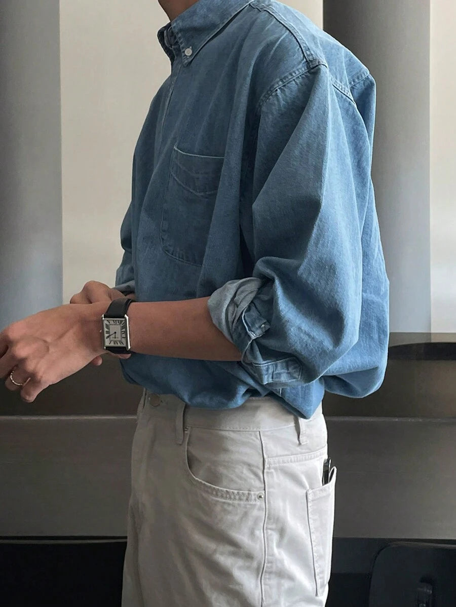 Chemise en jean boutonnée coupe classique avec poche plaquée pour homme