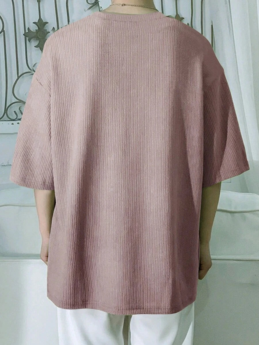 Chemises au crochet modernes et surdimensionnées pour hommes - style décontracté d'été
