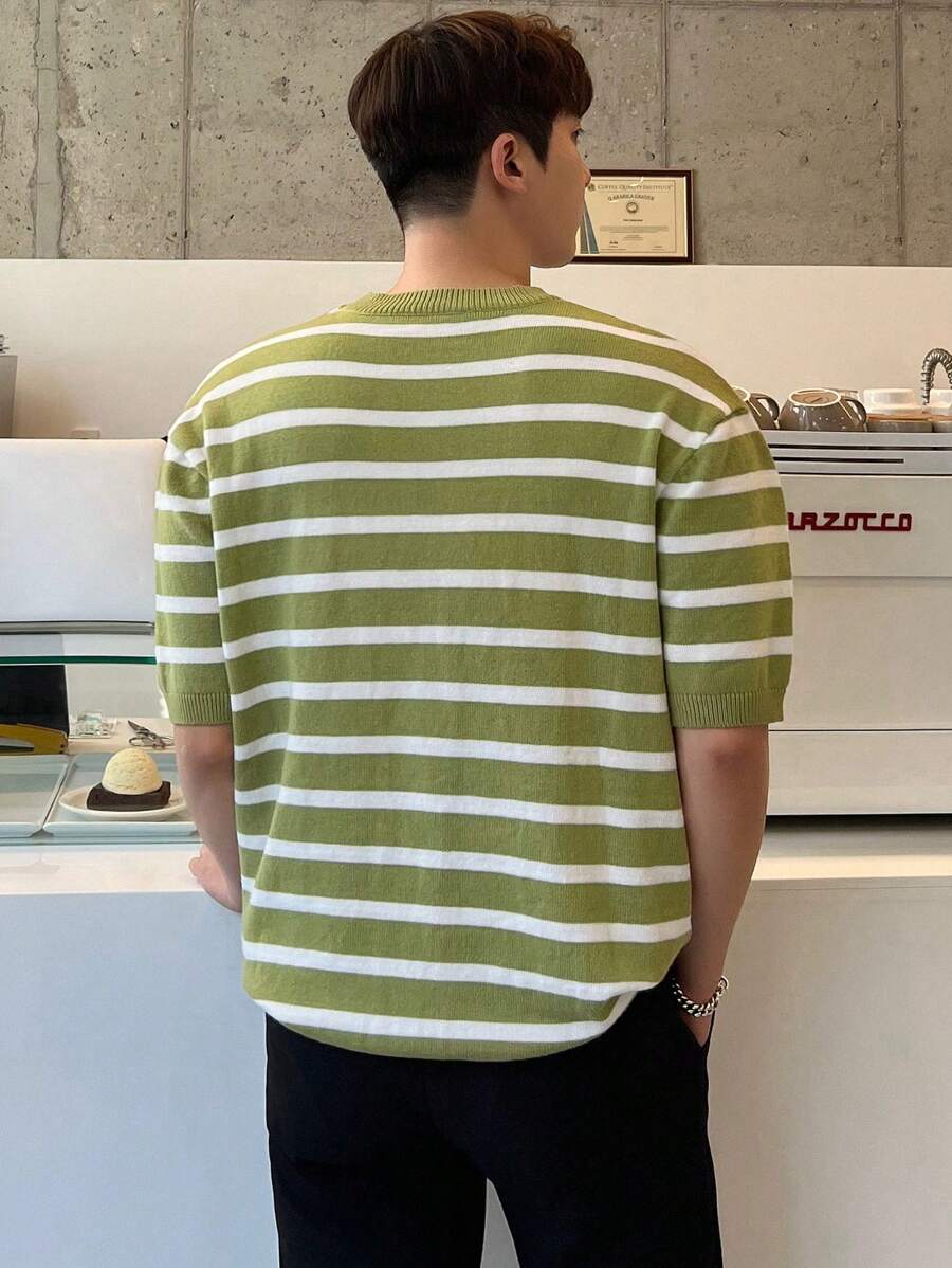 Chemise en tricot à rayures et épaules tombantes avec col rond pour homme