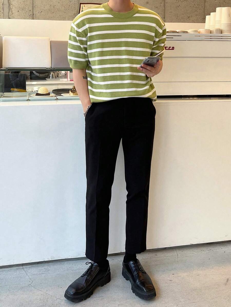 Chemise en tricot à rayures et épaules tombantes avec col rond pour homme