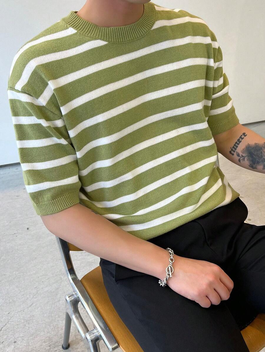 Chemise en tricot à rayures et épaules tombantes avec col rond pour homme