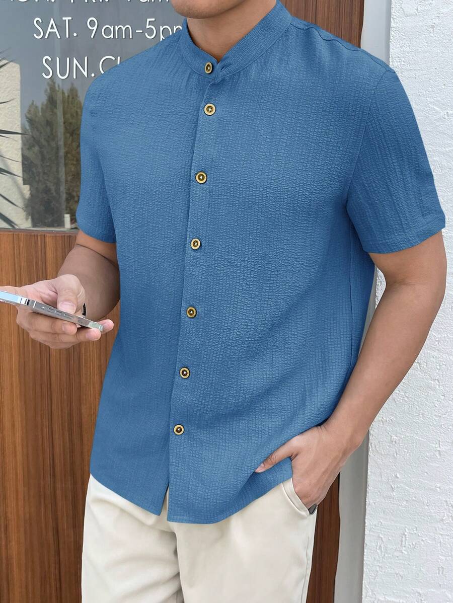 Chemise boutonnée classique à col chinois avec texture pour homme