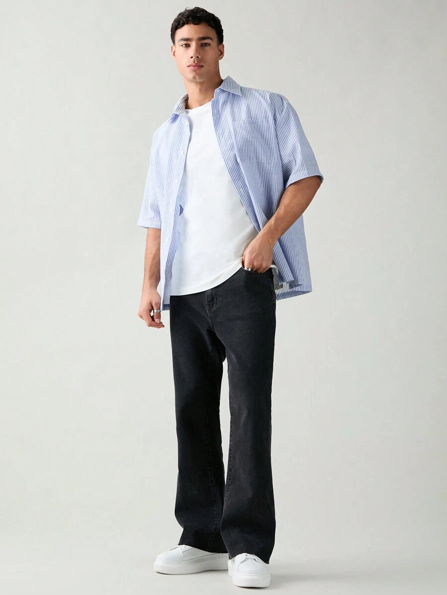Chemise boutonnée à manches courtes et rayures tissées avec poche poitrine