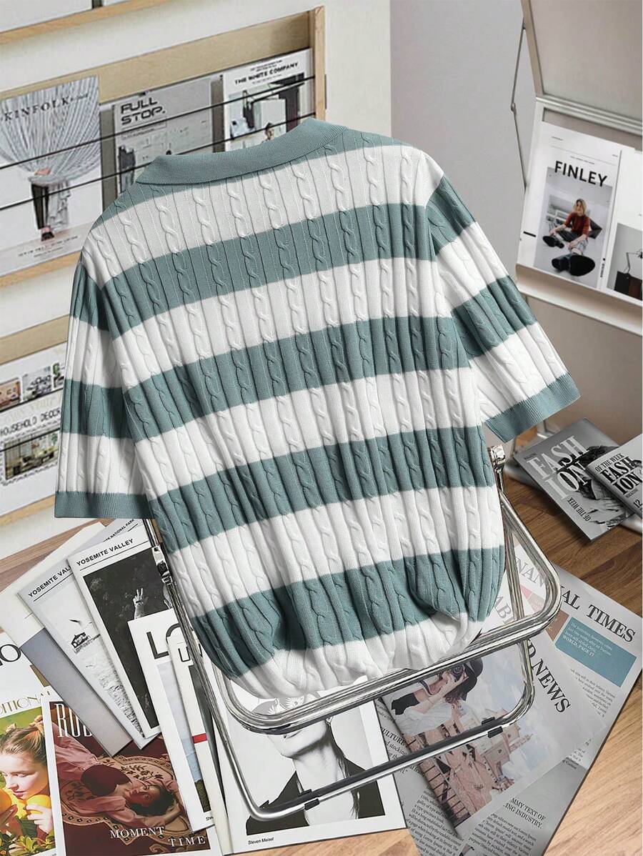 Chemise rayée tricotée à manches courtes pour le printemps et l'été