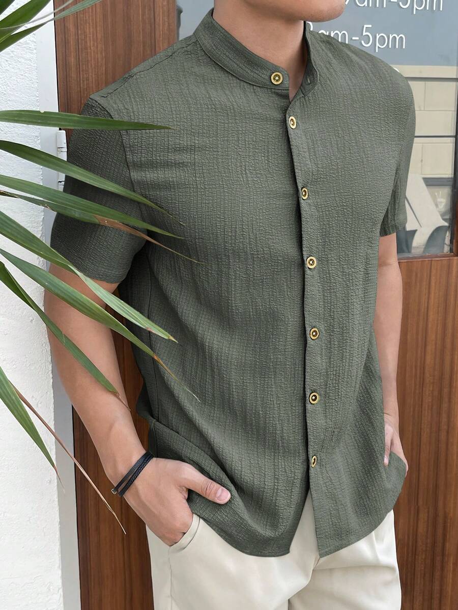 Chemise boutonnée classique à col chinois avec texture pour homme