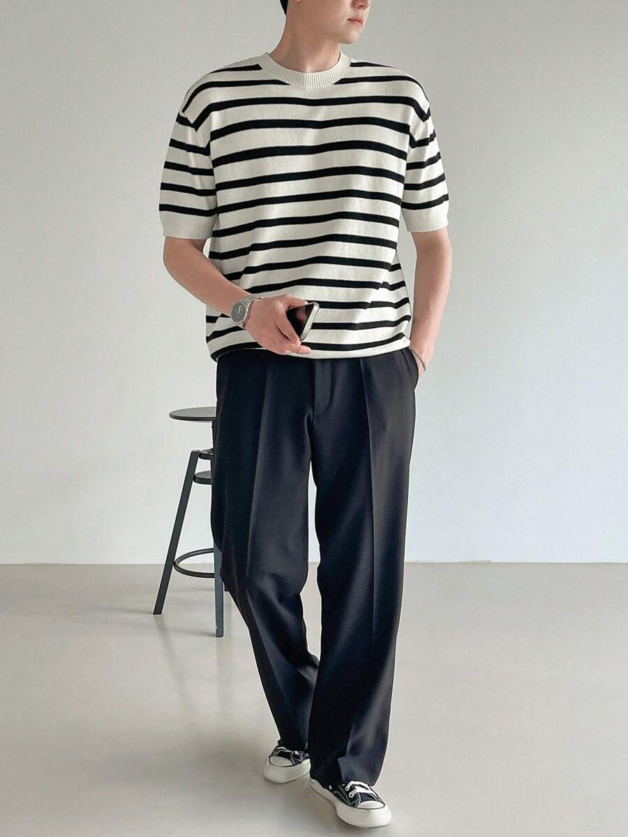 Chemise en tricot à rayures et épaules tombantes avec col rond pour homme