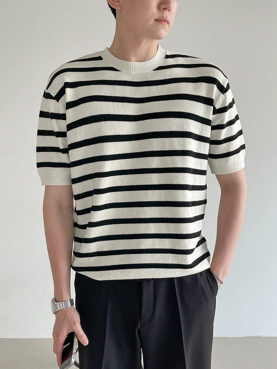 Chemise en tricot à rayures et épaules tombantes avec col rond pour homme