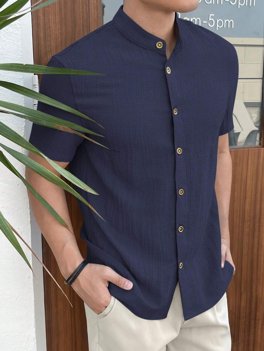 Chemise boutonnée classique à col chinois avec texture pour homme