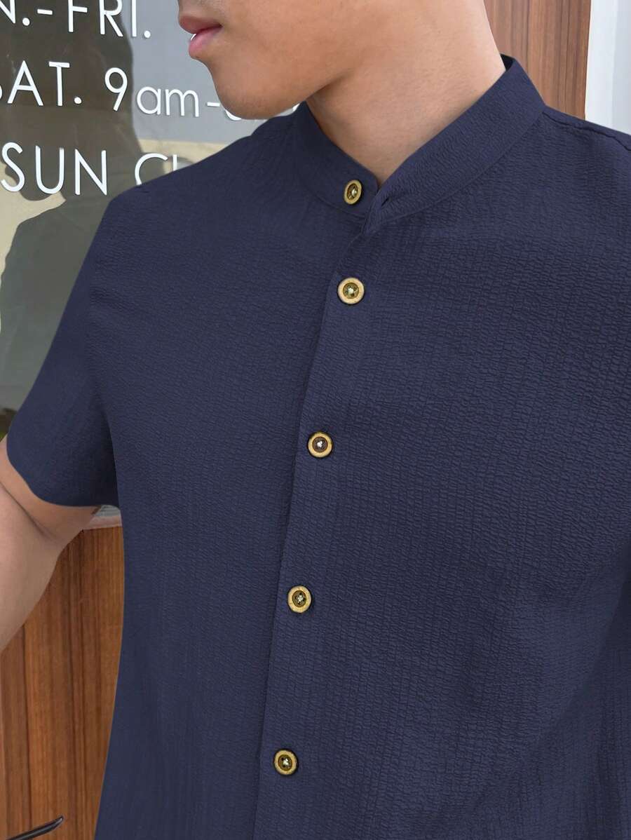 Chemise boutonnée classique à col chinois avec texture pour homme