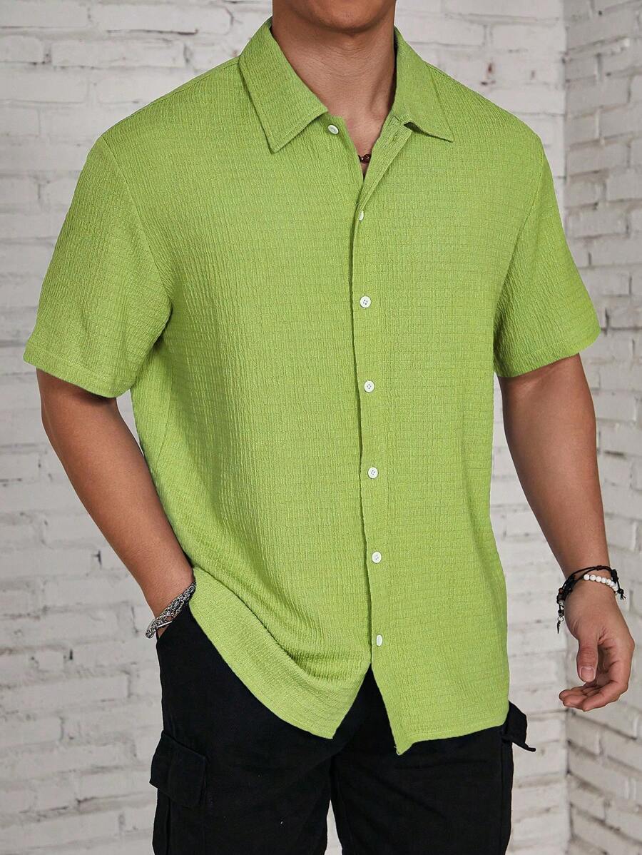 Chemise boutonnée texturée plissée en tricot de style décontracté pour hommes