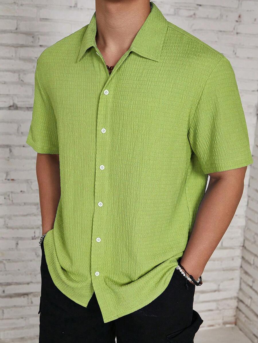 Chemise boutonnée texturée plissée en tricot de style décontracté pour hommes