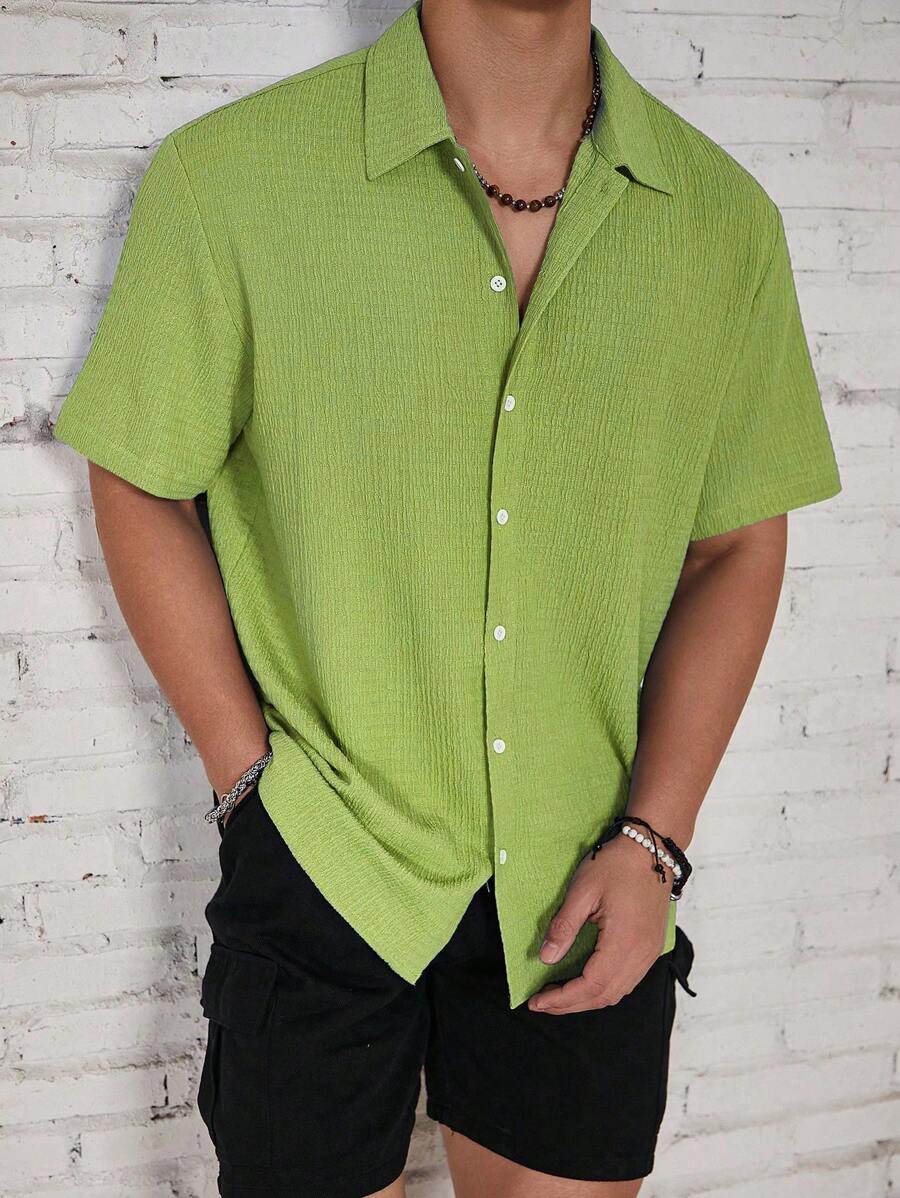 Chemise boutonnée texturée plissée en tricot de style décontracté pour hommes