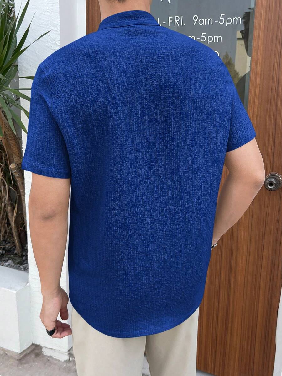 Chemise boutonnée classique à col chinois avec texture pour homme