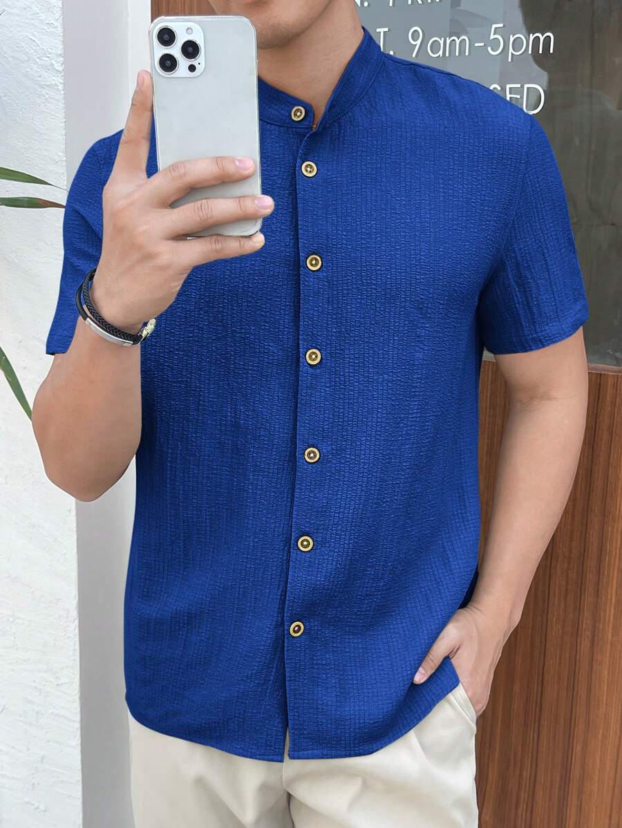 Chemise boutonnée classique à col chinois avec texture pour homme