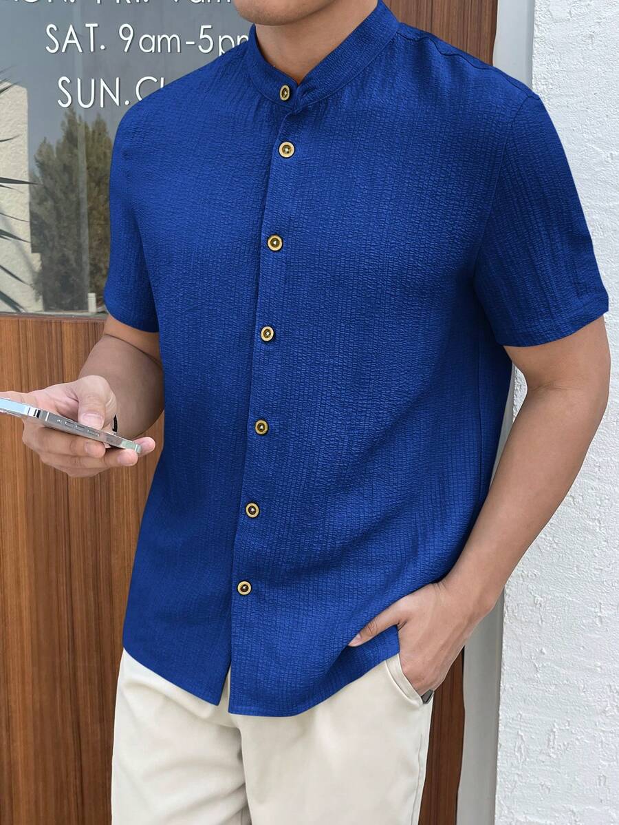 Chemise boutonnée classique à col chinois avec texture pour homme