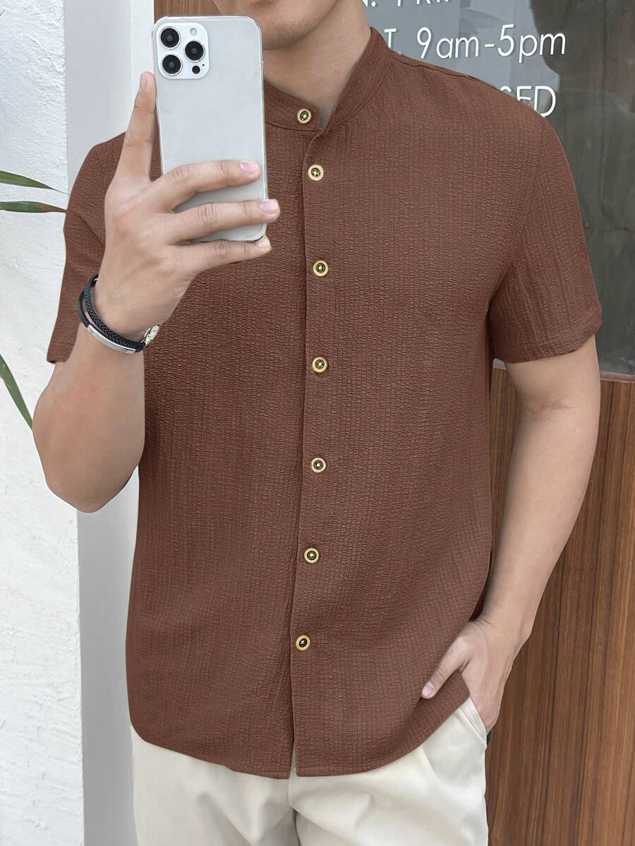 Chemise boutonnée classique à col chinois avec texture pour homme