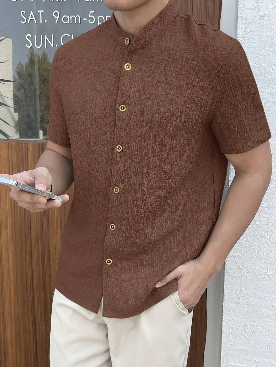 Chemise boutonnée classique à col chinois avec texture pour homme