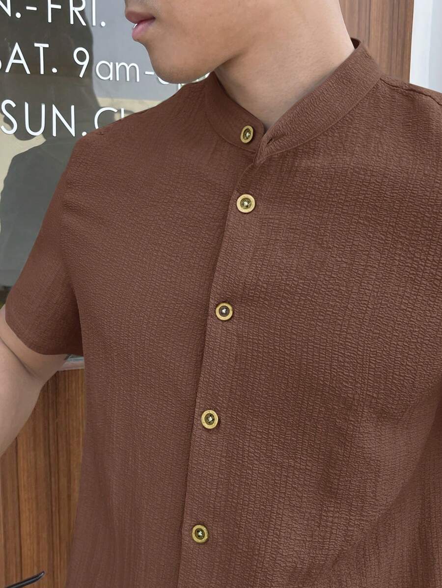 Chemise boutonnée classique à col chinois avec texture pour homme