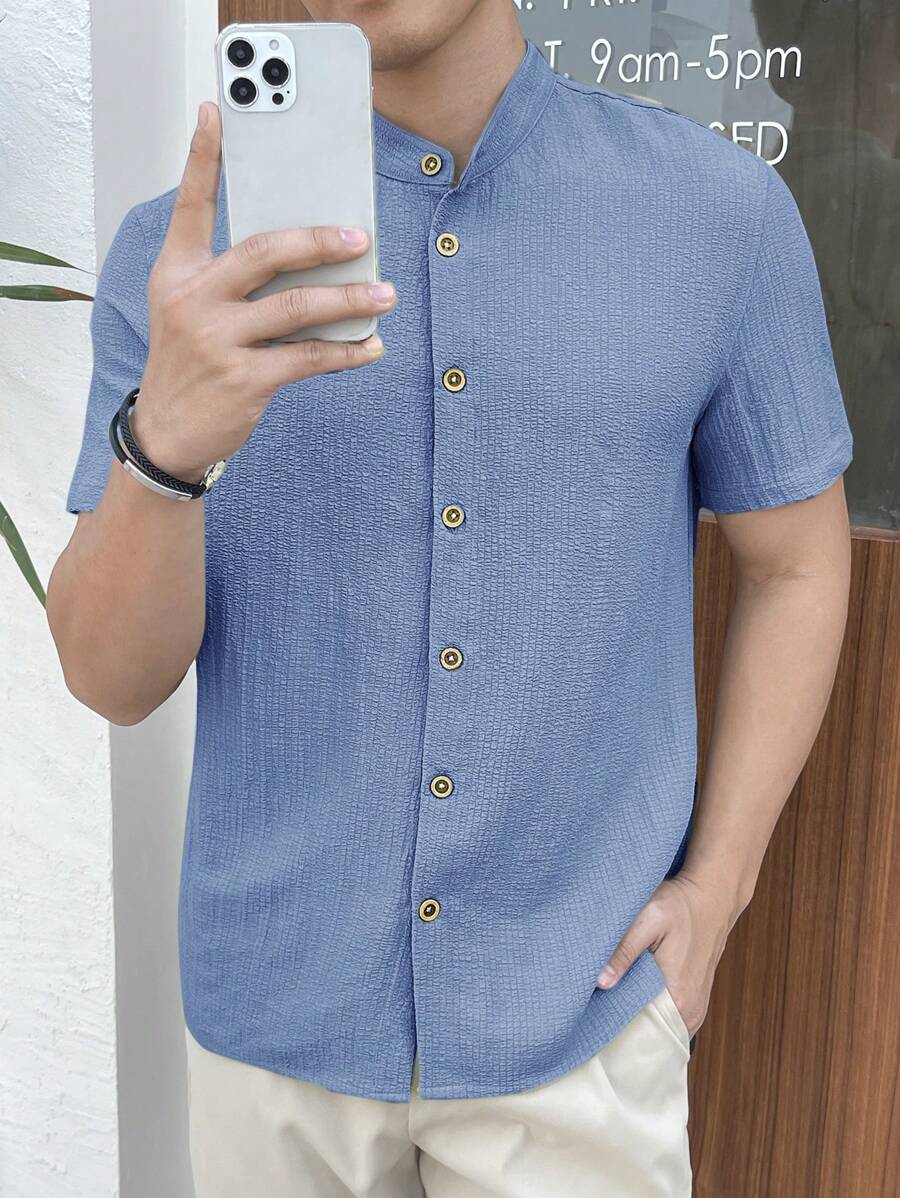 Chemise boutonnée classique à col chinois avec texture pour homme