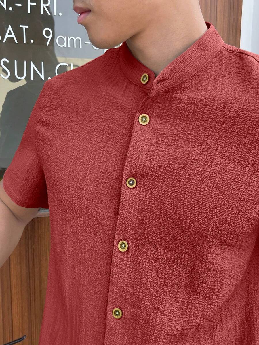 Chemise boutonnée classique à col chinois avec texture pour homme