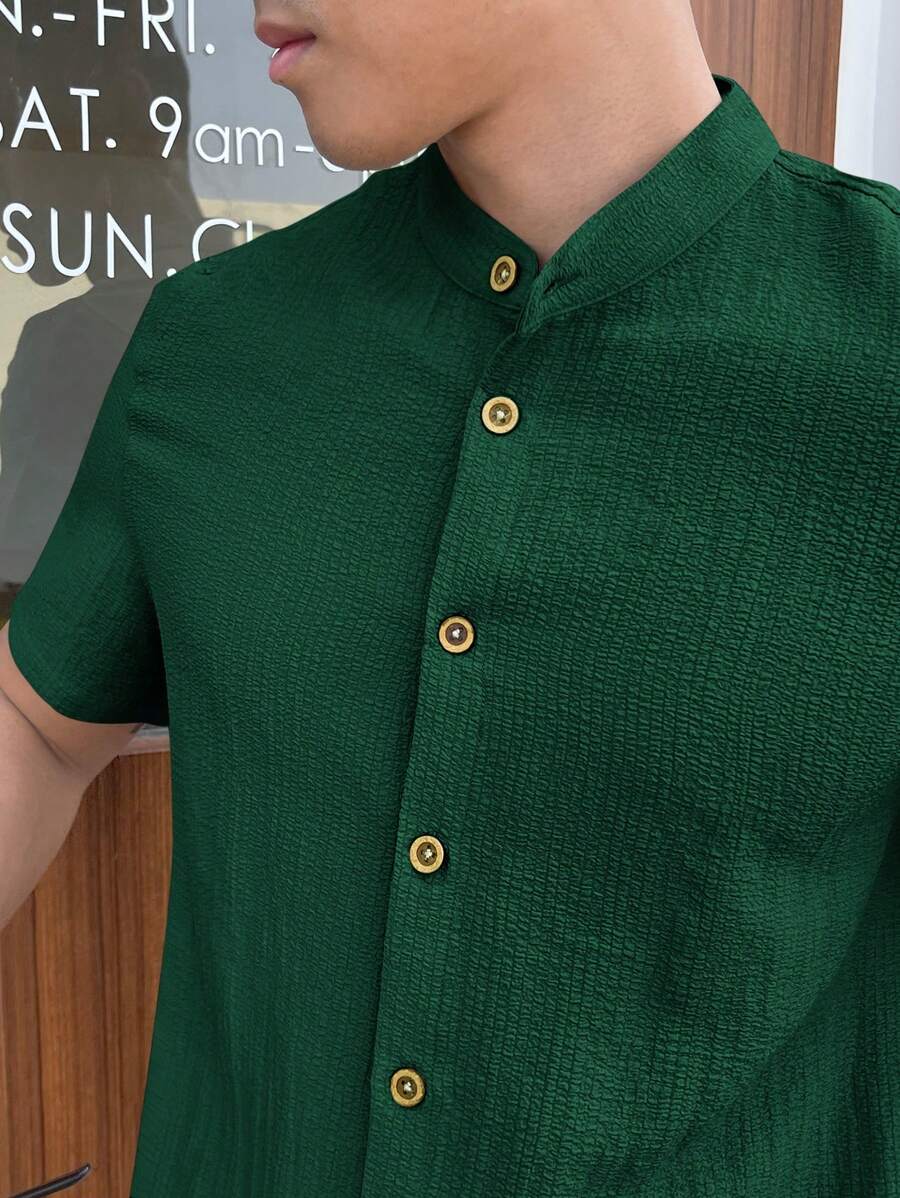Chemise boutonnée classique à col chinois avec texture pour homme