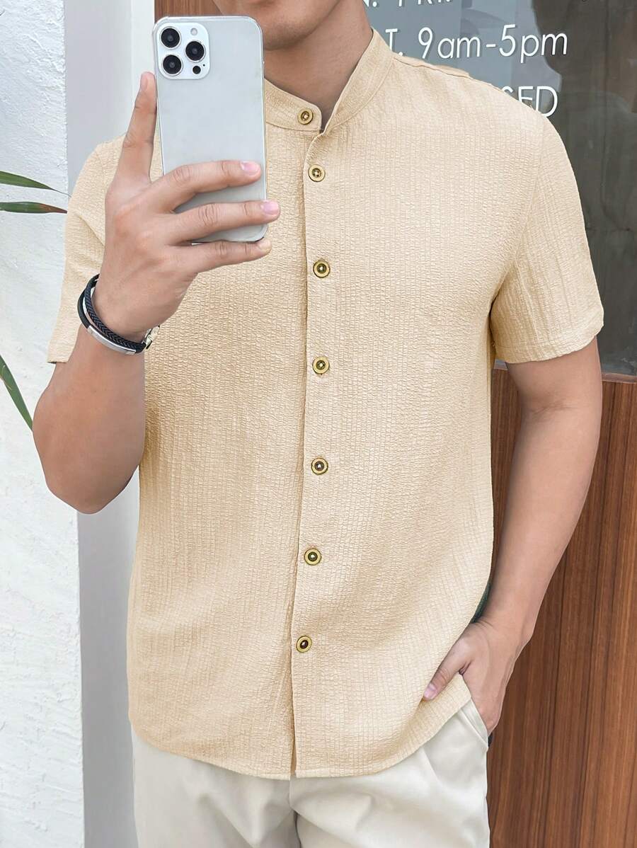 Chemise boutonnée classique à col chinois avec texture pour homme