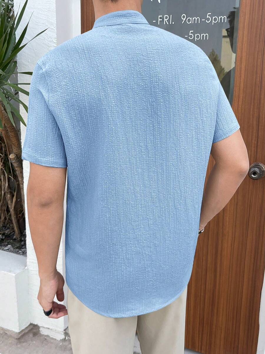 Chemise boutonnée classique à col chinois avec texture pour homme