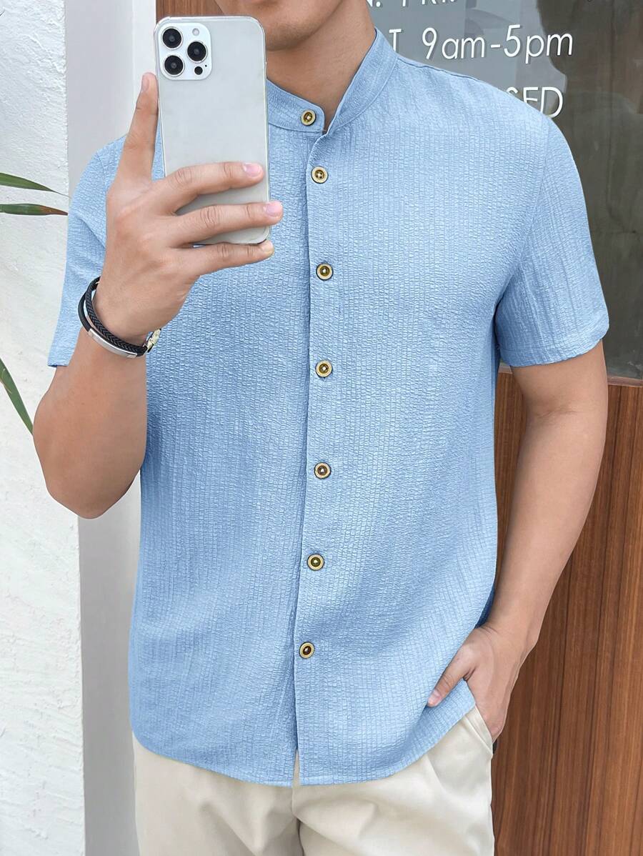 Chemise boutonnée classique à col chinois avec texture pour homme