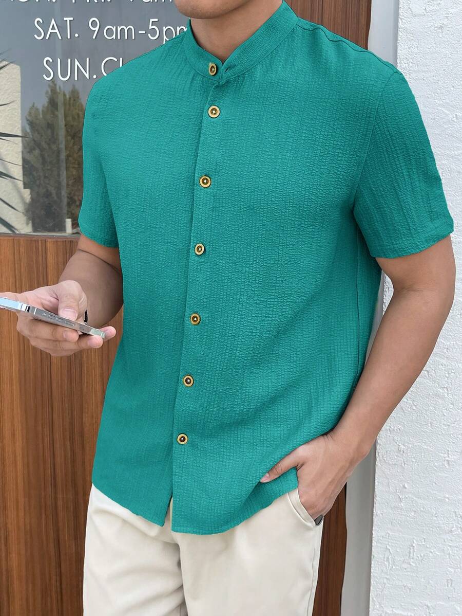 Chemise boutonnée classique à col chinois avec texture pour homme