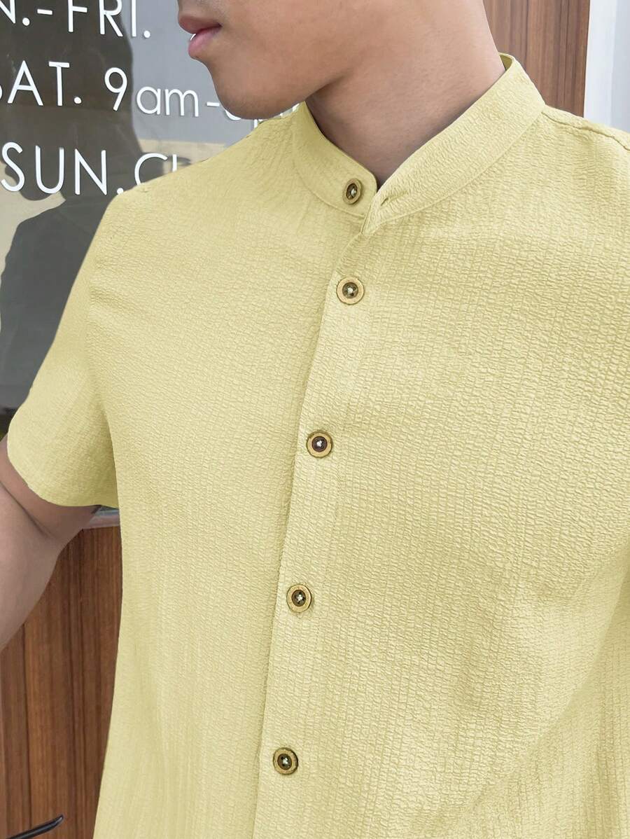 Chemise boutonnée classique à col chinois avec texture pour homme