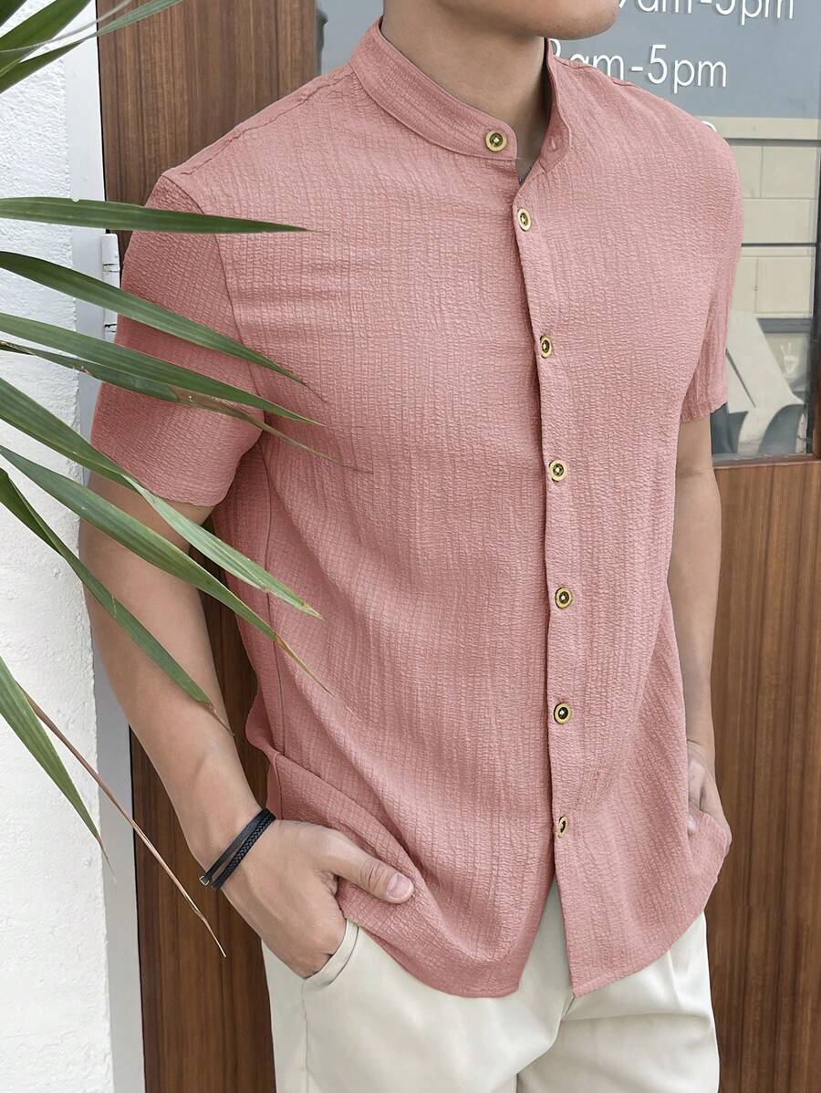 Chemise boutonnée classique à col chinois avec texture pour homme