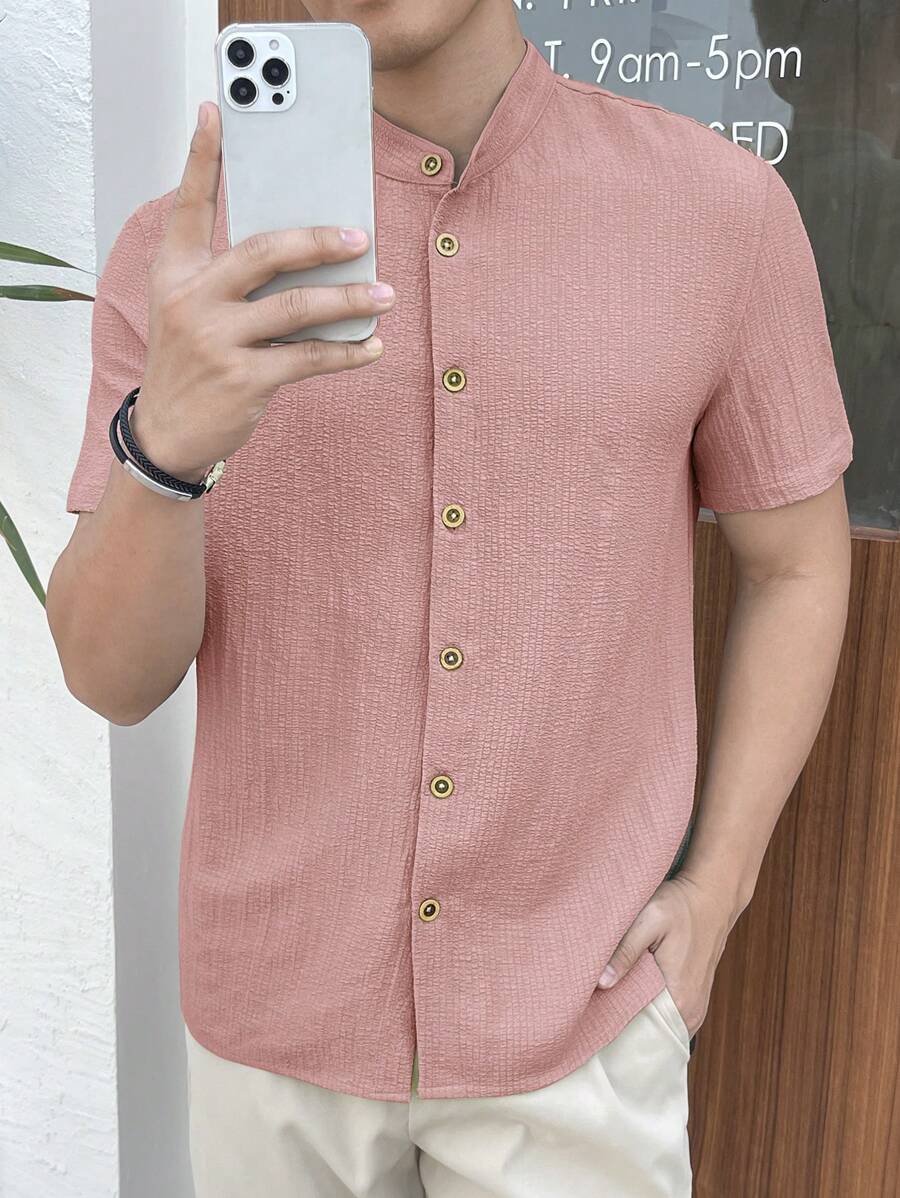 Chemise boutonnée classique à col chinois avec texture pour homme