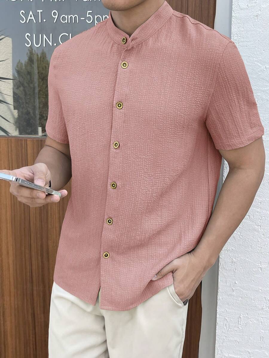 Chemise boutonnée classique à col chinois avec texture pour homme