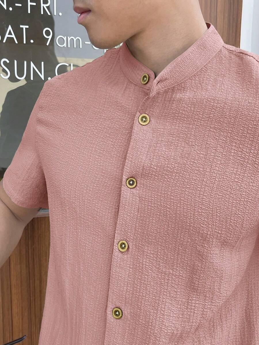 Chemise boutonnée classique à col chinois avec texture pour homme
