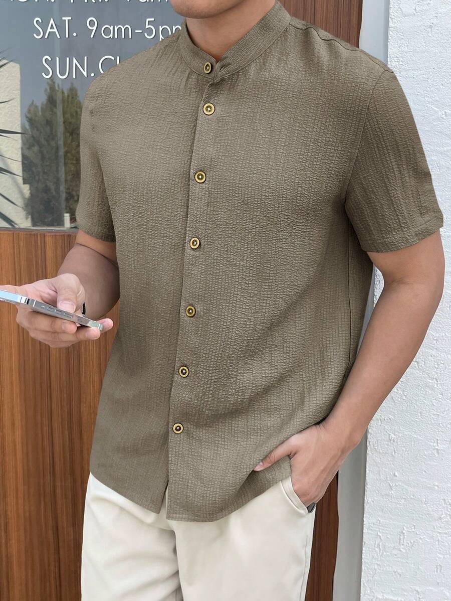 Chemise boutonnée classique à col chinois avec texture pour homme