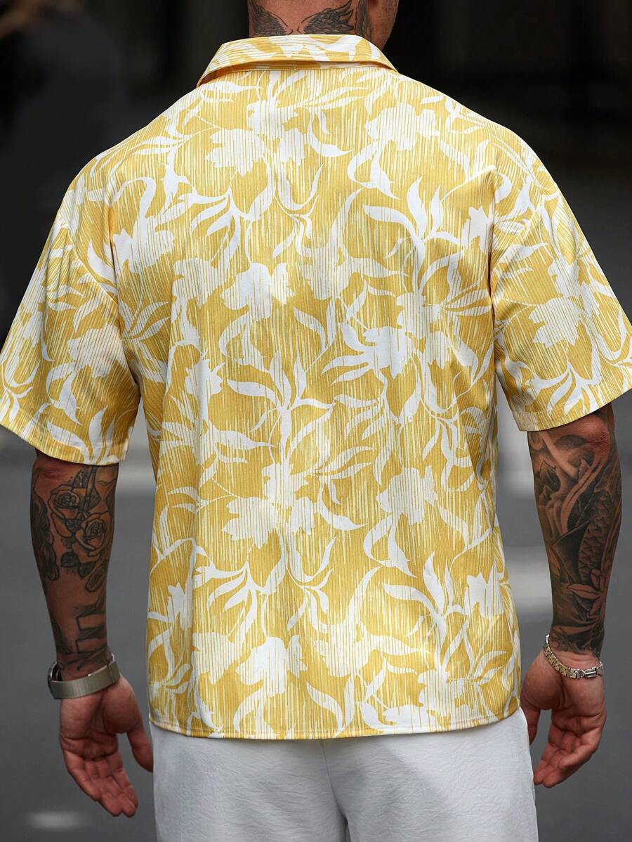 Chemise boutonnée ample à manches courtes en jacquard avec imprimé floral