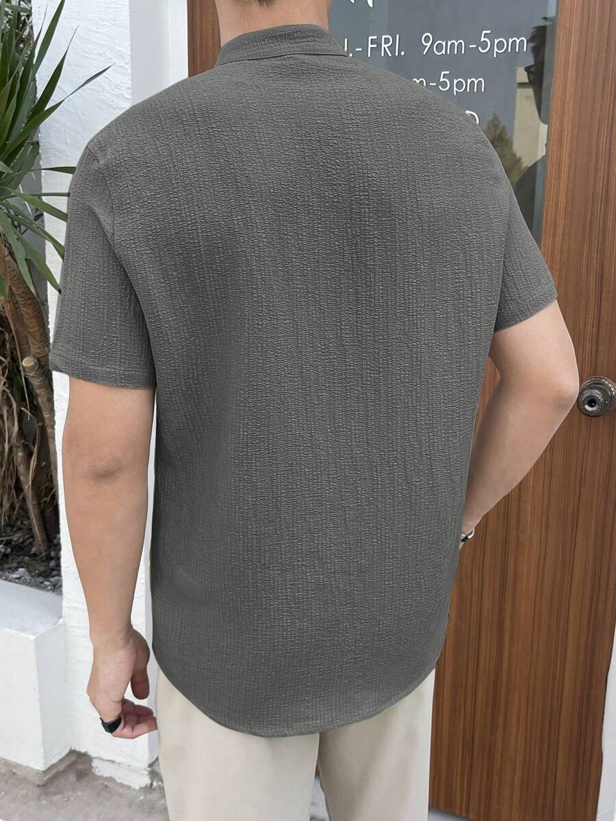 Chemise boutonnée classique à col chinois avec texture pour homme
