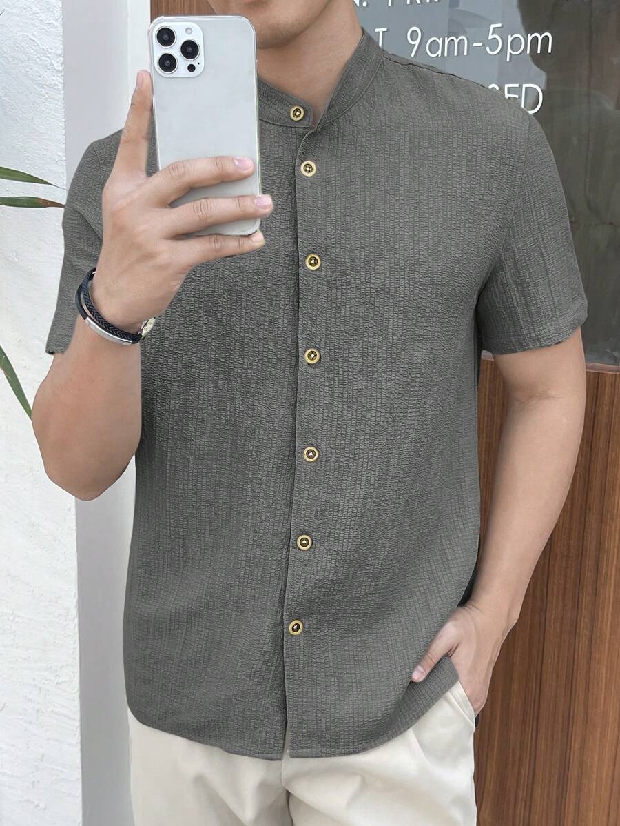 Chemise boutonnée classique à col chinois avec texture pour homme