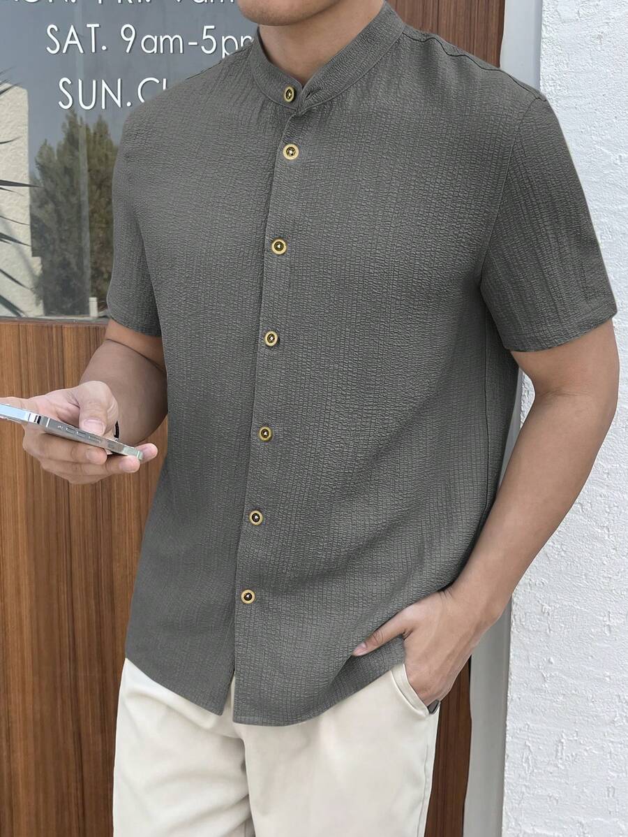 Chemise boutonnée classique à col chinois avec texture pour homme