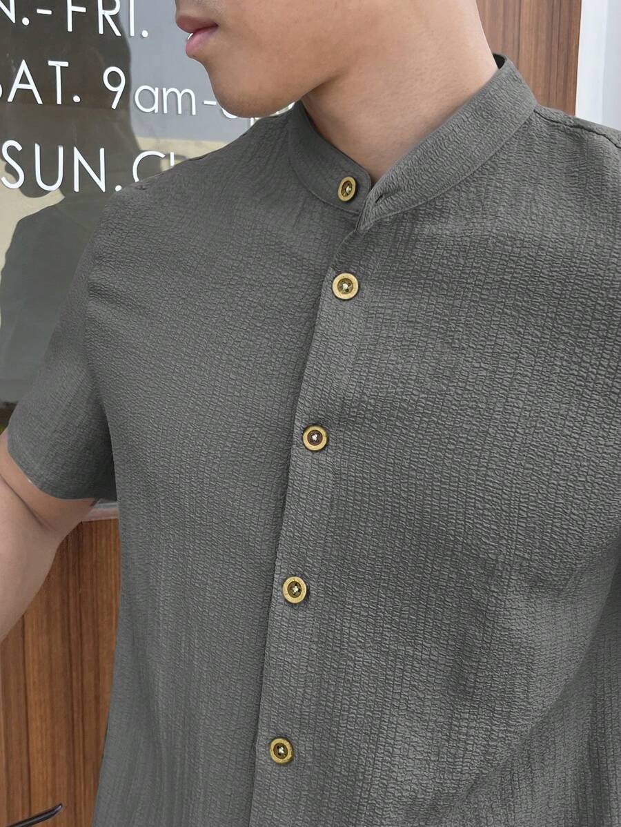 Chemise boutonnée classique à col chinois avec texture pour homme