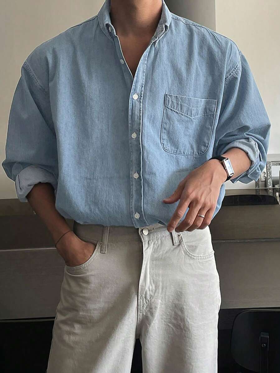 Chemise en jean boutonnée coupe classique avec poche plaquée pour homme