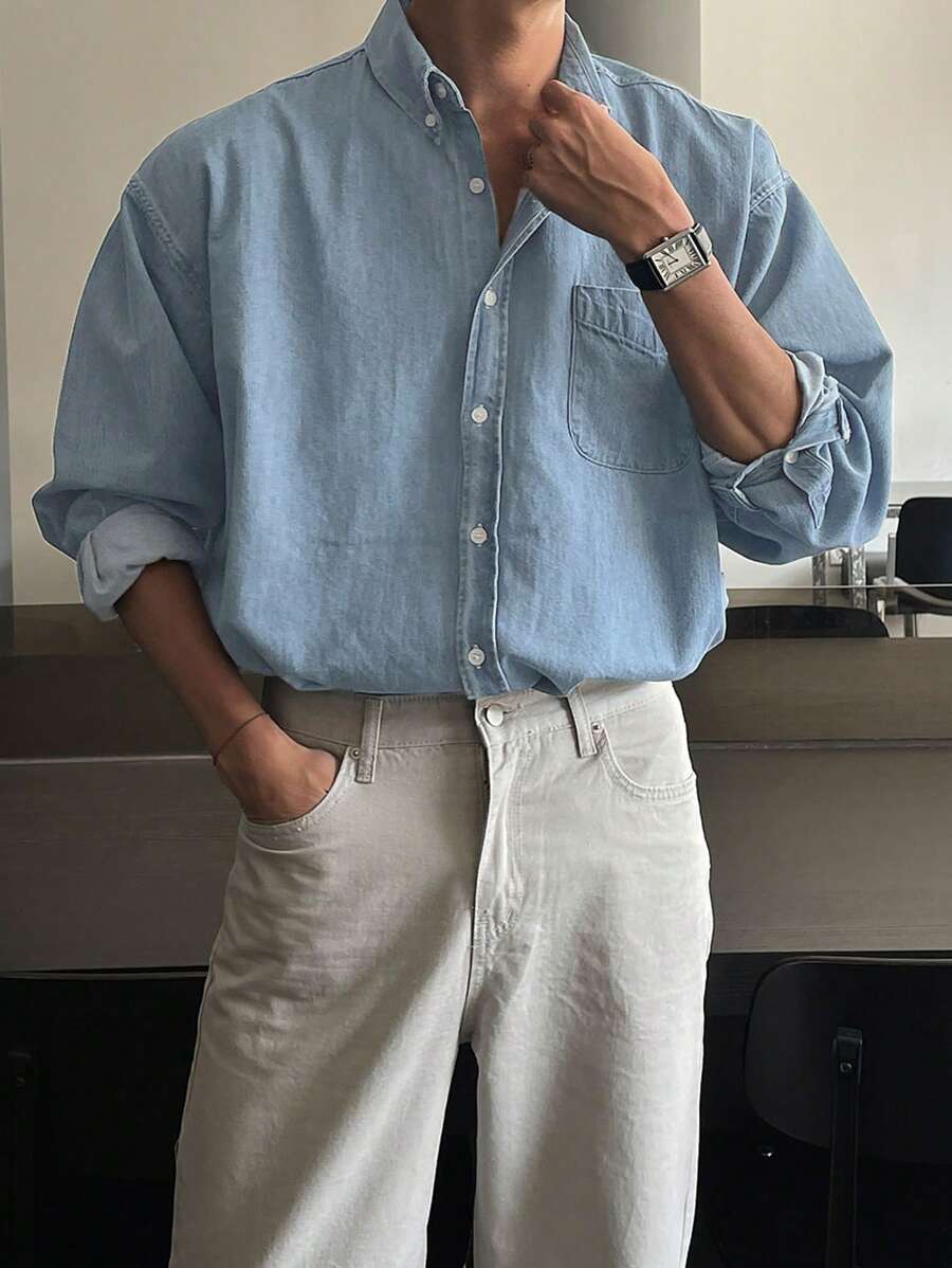 Chemise en jean boutonnée coupe classique avec poche plaquée pour homme