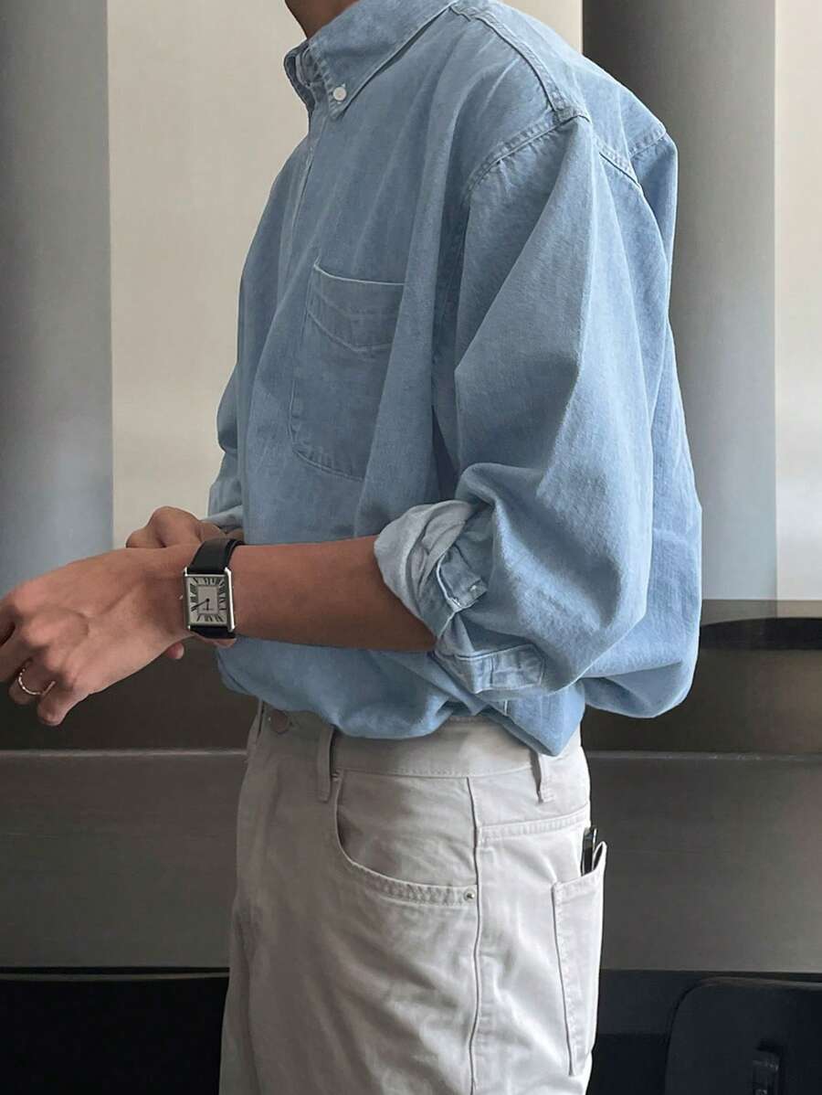 Chemise en jean boutonnée coupe classique avec poche plaquée pour homme